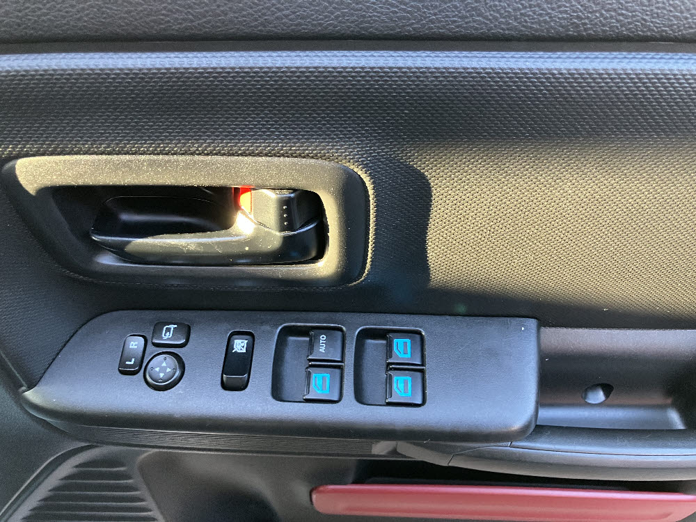 スズキ　スペーシア　HYBRID　G8枚目