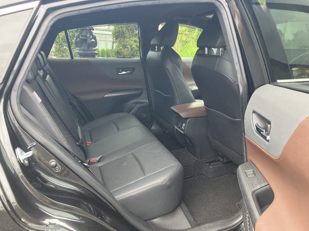 トヨタ　ハリアー 2.0GレザーP10枚目