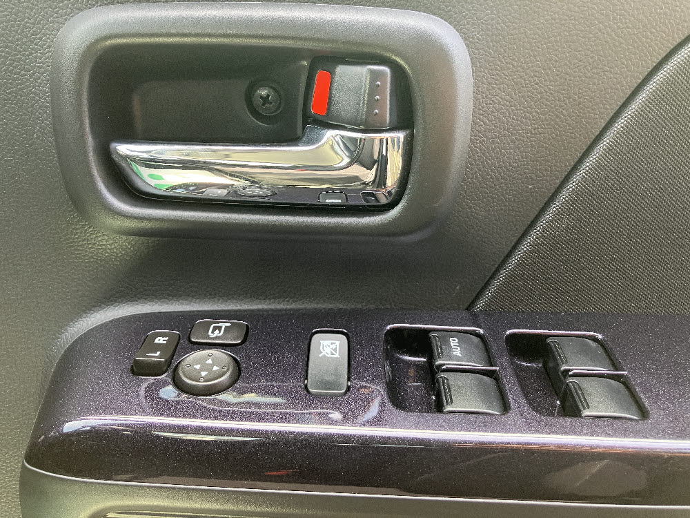 スズキ　ワゴンRスティングレー　HYBRID X13枚目