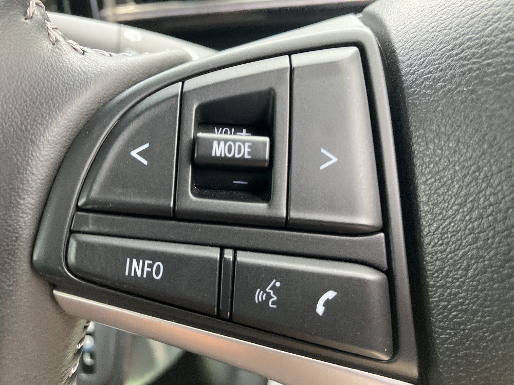 スズキ　ワゴンRスティングレー　HYBRID X17枚目