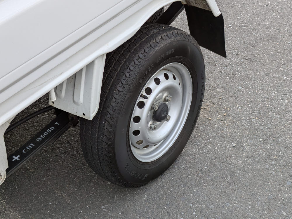 ダイハツ　ハイゼットトラック　スタンダード 4WD10枚目