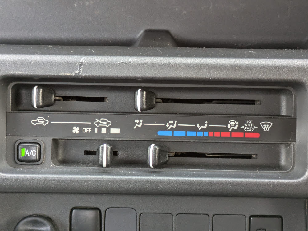 ダイハツ　ハイゼットトラック　スタンダード 4WD17枚目