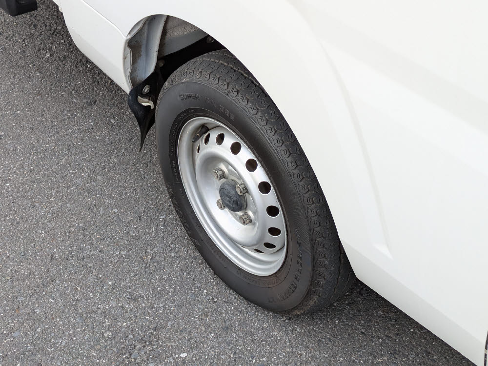 ダイハツ　ハイゼットトラック　スタンダード 4WD7枚目