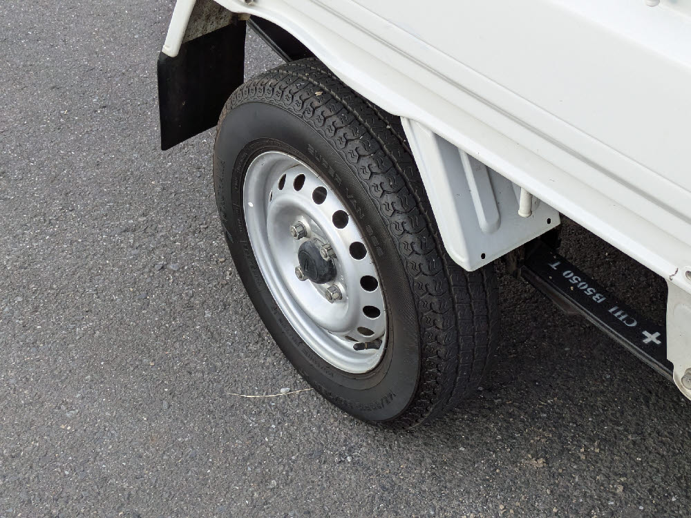 ダイハツ　ハイゼットトラック　スタンダード 4WD8枚目