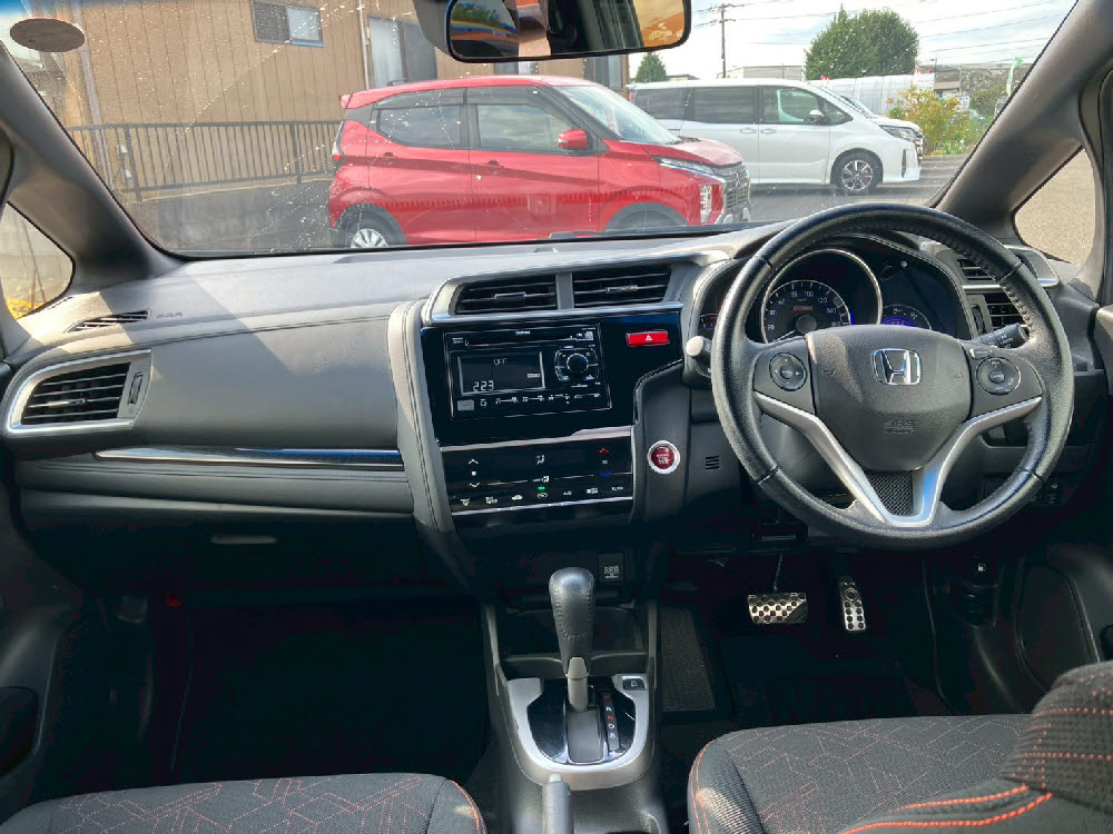 ホンダ　フィット　RS10枚目