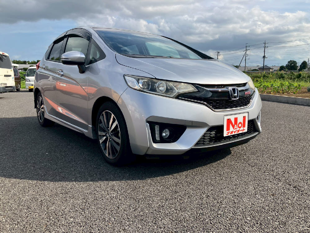 ホンダ　フィット　RS2枚目