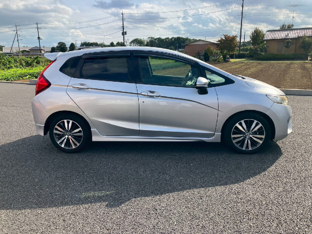 ホンダ　フィット　RS3枚目