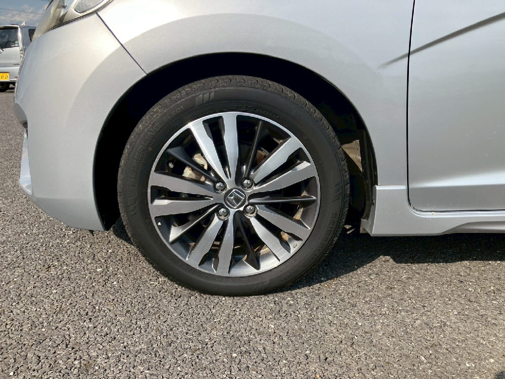 ホンダ　フィット　RS8枚目