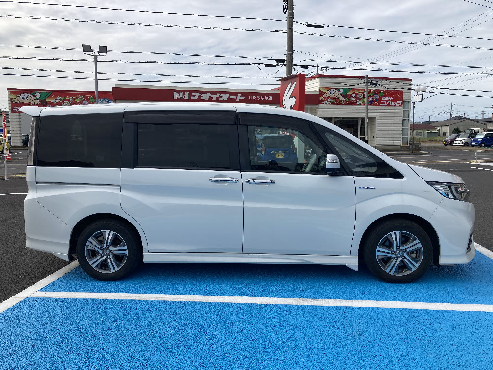 ホンダ　ステップＷスパーダ HV G EX Hセンシング3枚目