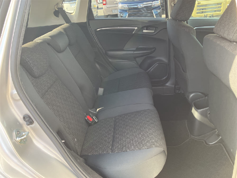 ホンダ　フィット　1.3G Fパッケージ10枚目