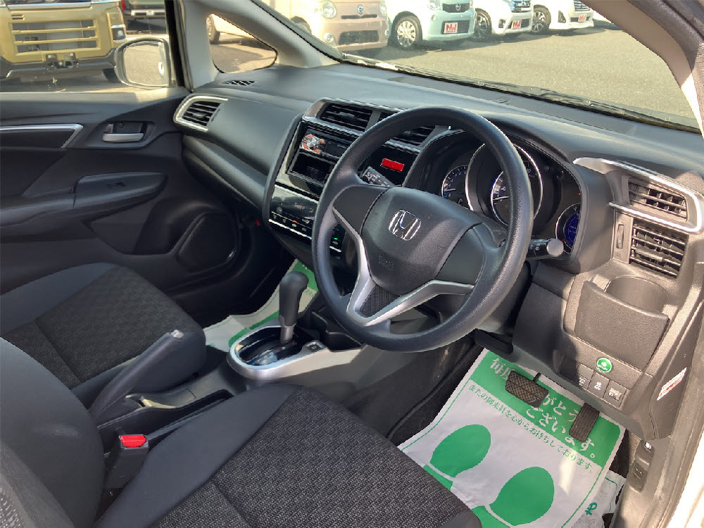 ホンダ　フィット　1.3G Fパッケージ14枚目