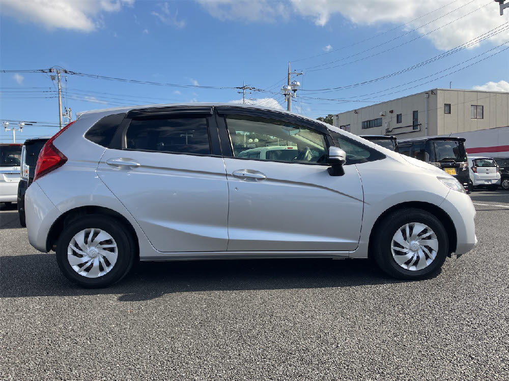 ホンダ　フィット　1.3G Fパッケージ3枚目