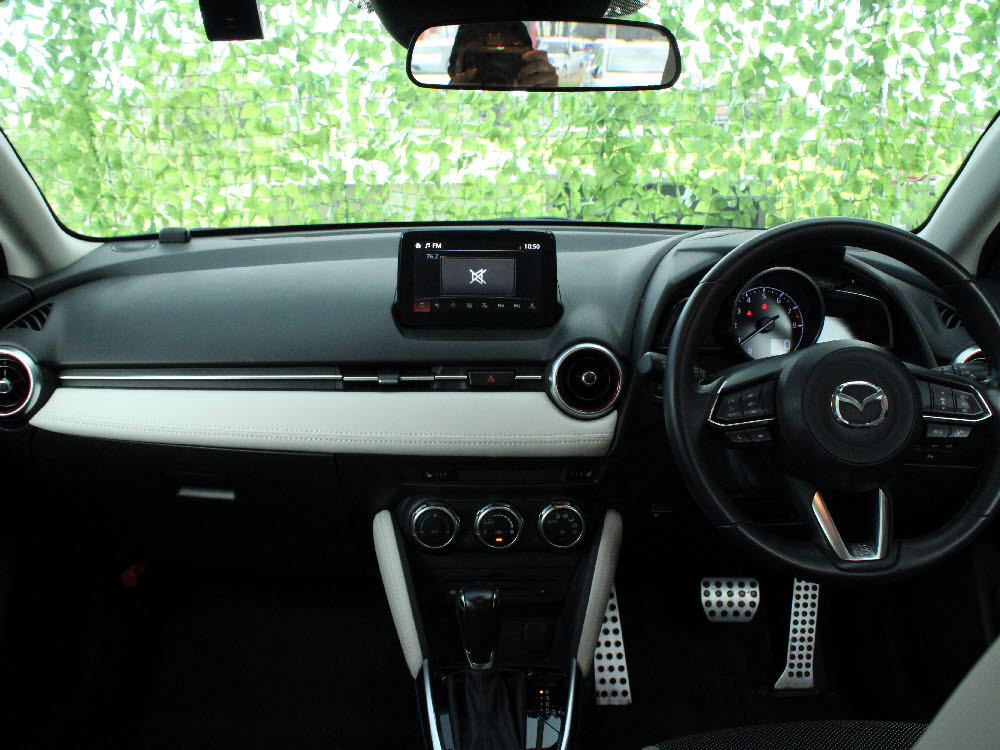 マツダ　デミオ　13Sツーリング Lパッケージ18枚目