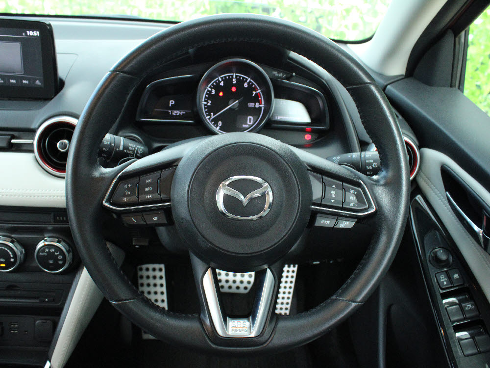 マツダ　デミオ　13Sツーリング Lパッケージ19枚目