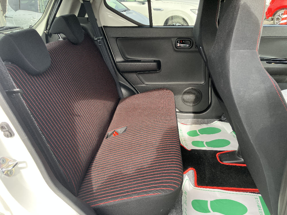 スズキ　アルト　ターボRS11枚目