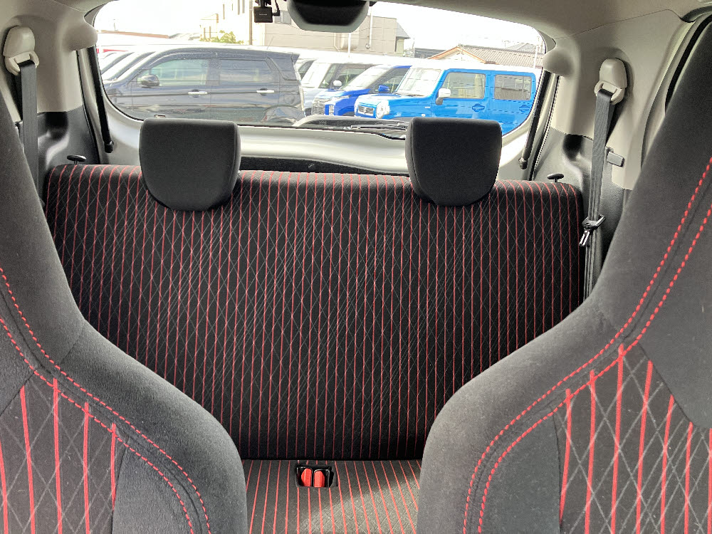 スズキ　アルト　ターボRS16枚目