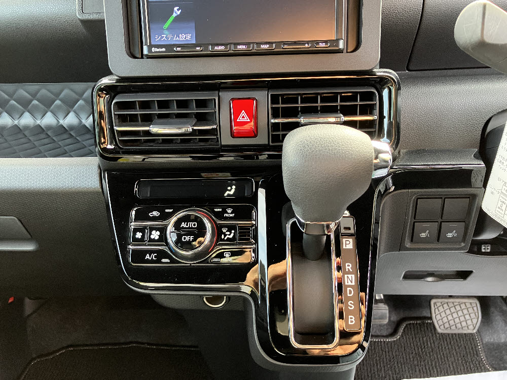 ダイハツ　タントカスタム　X15枚目