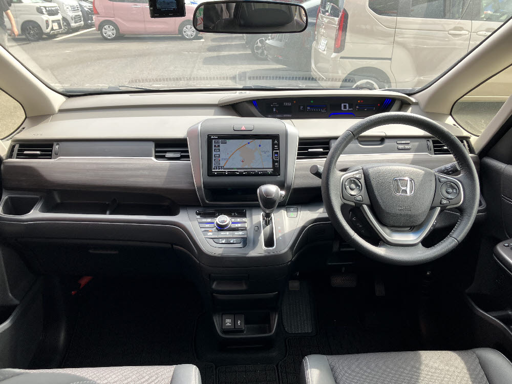 ホンダ　フリード　G13枚目