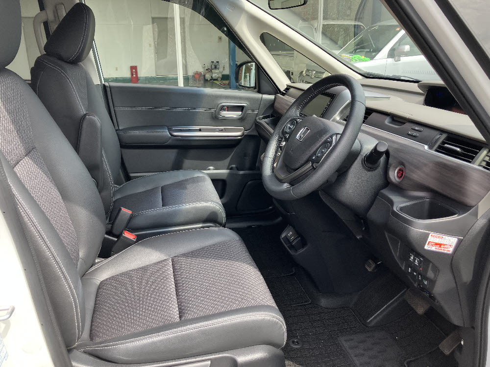 ホンダ　フリード　G14枚目