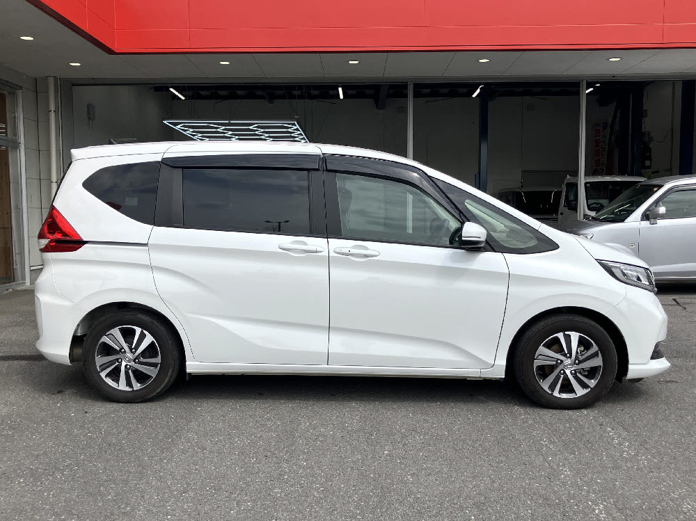 ホンダ　フリード　G3枚目