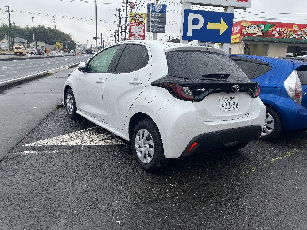 トヨタ　ヤリス　1.0G6枚目