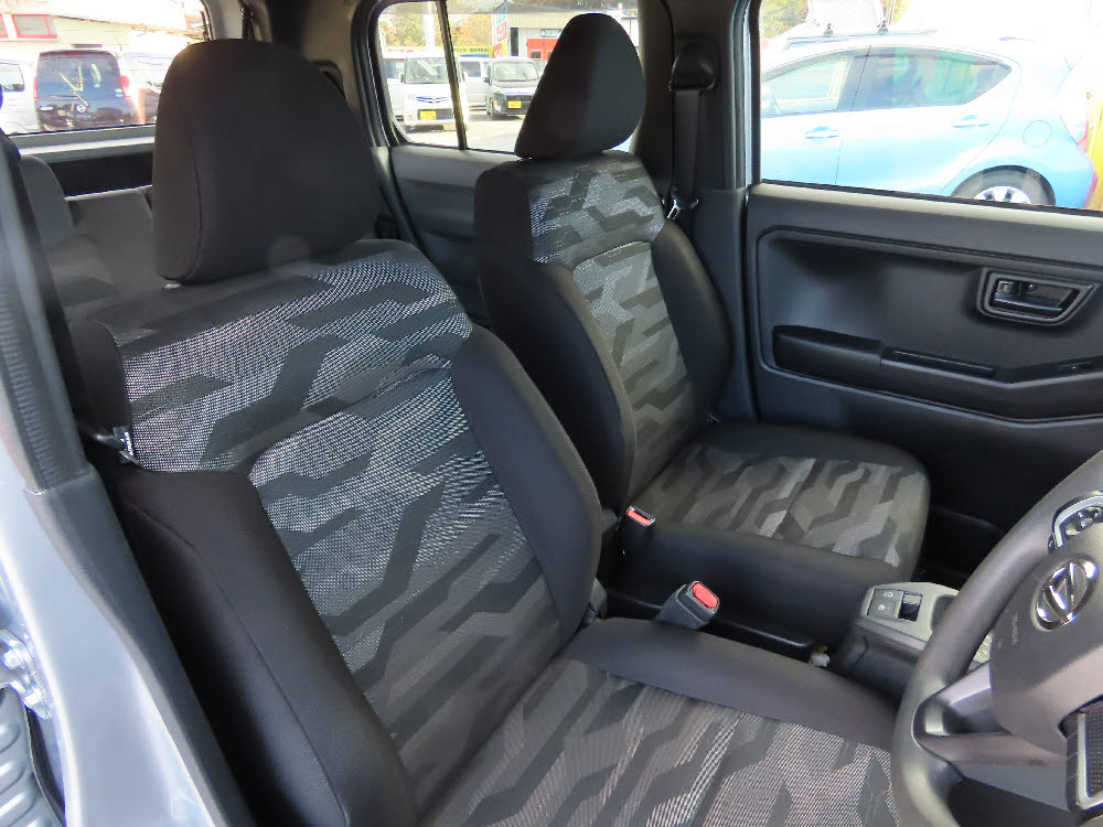 ダイハツ　タフト　X　9枚目