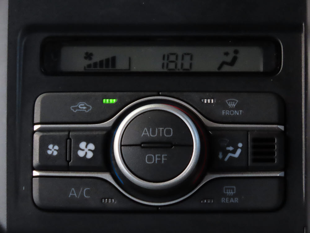 ダイハツ　タフト　X　12枚目