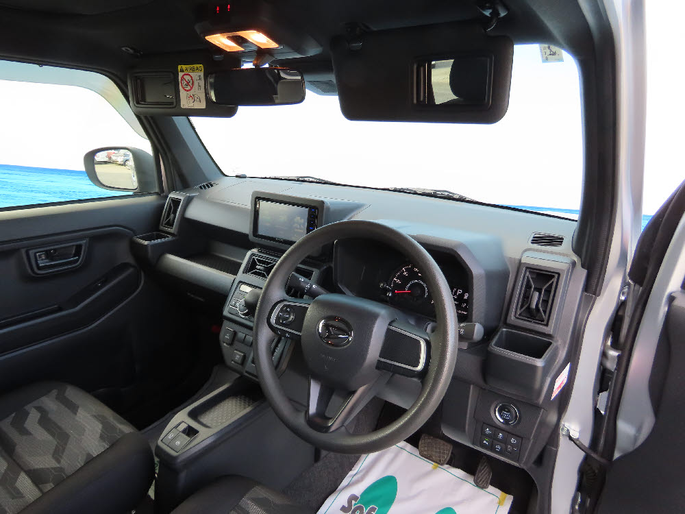 ダイハツ　タフト　X　8枚目