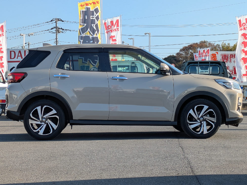 トヨタ　ライズ　Z2枚目