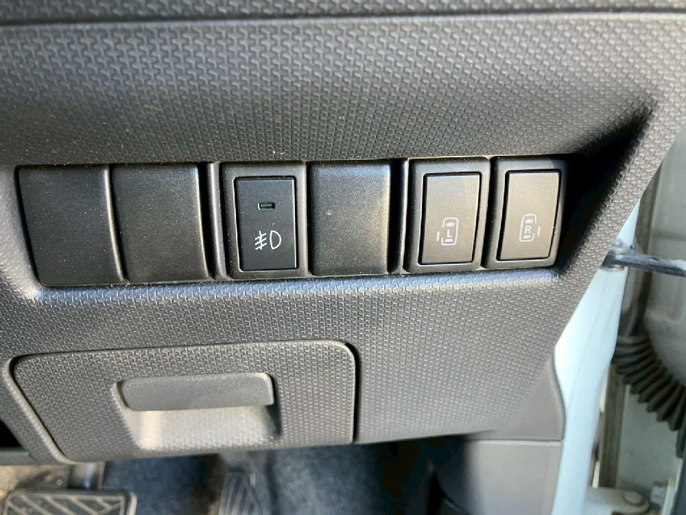 ミツビシ　デリカＤ：２　S17枚目