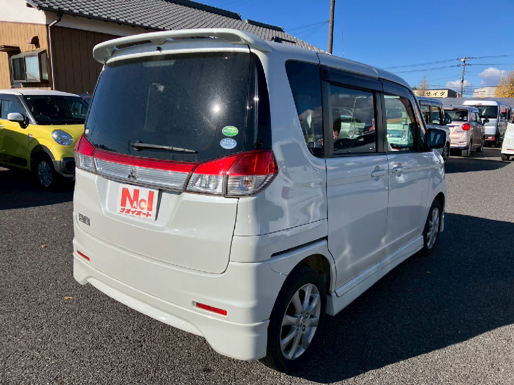 ミツビシ　デリカＤ：２　S4枚目