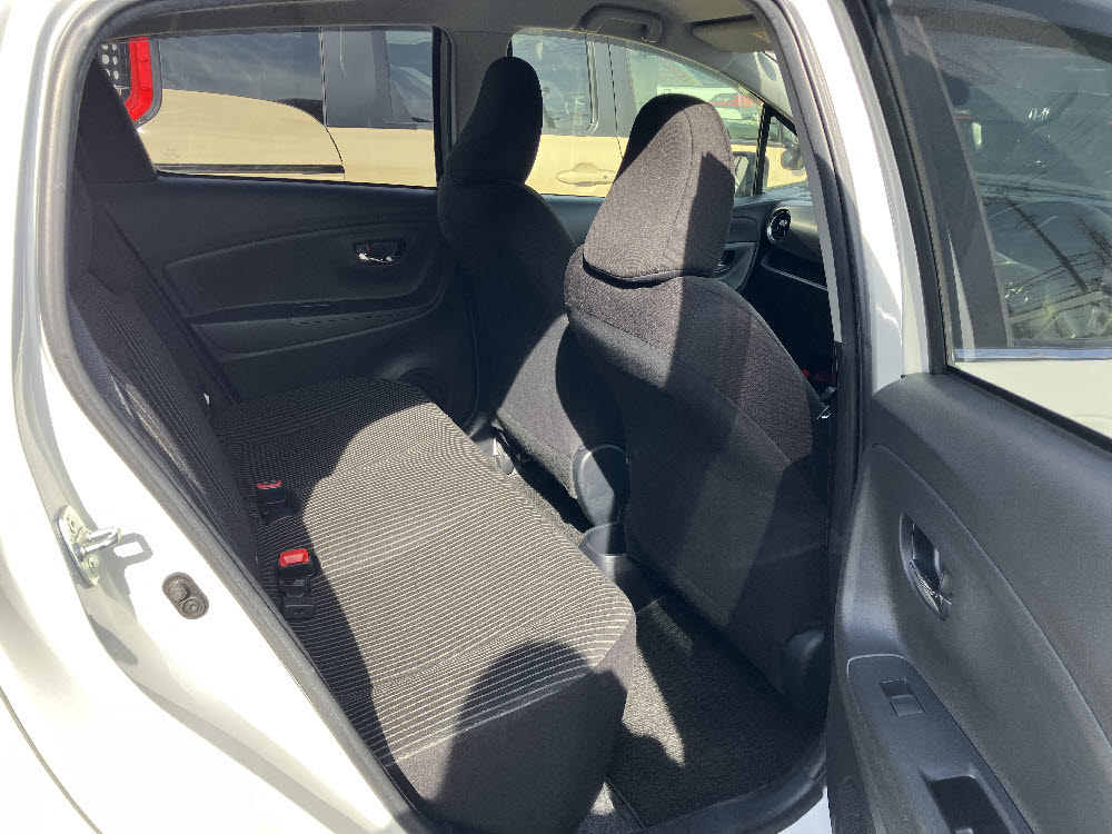 トヨタ　ヴィッツ　ジュエラ9枚目