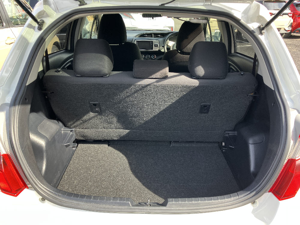 トヨタ　ヴィッツ　ジュエラ10枚目