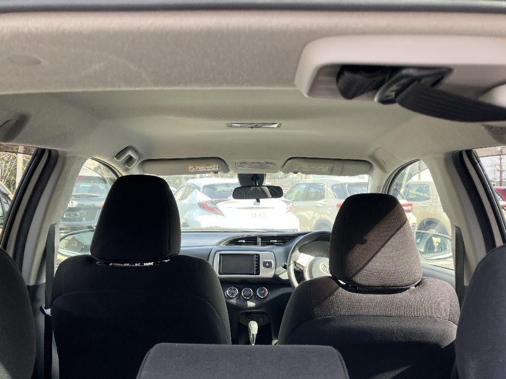 トヨタ　ヴィッツ　ジュエラ11枚目