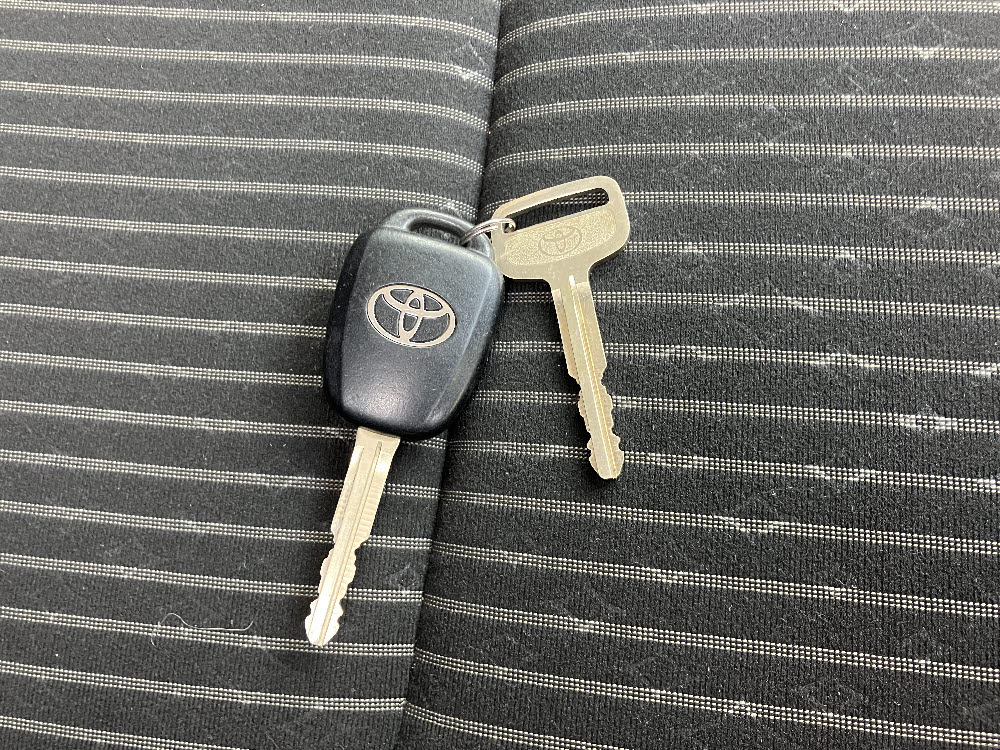 トヨタ　ヴィッツ　ジュエラ13枚目