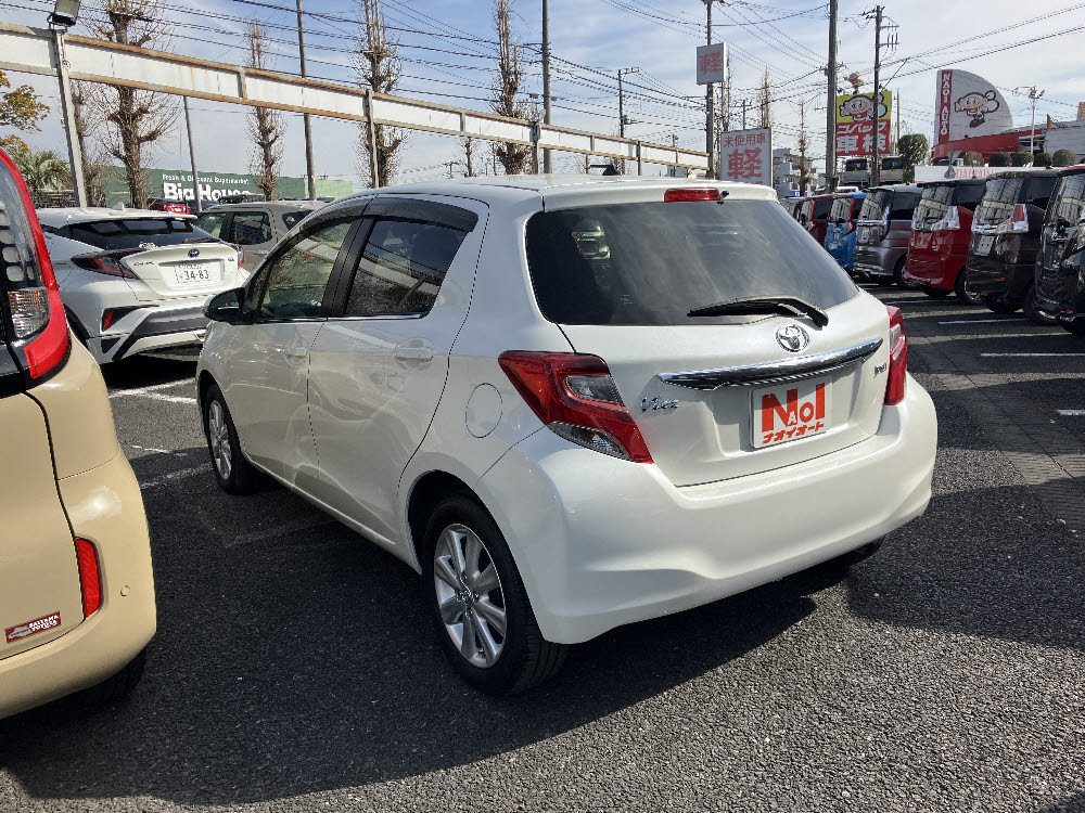 トヨタ　ヴィッツ　ジュエラ4枚目