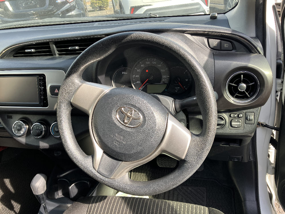 トヨタ　ヴィッツ　ジュエラ7枚目