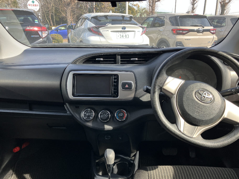 トヨタ　ヴィッツ　ジュエラ8枚目