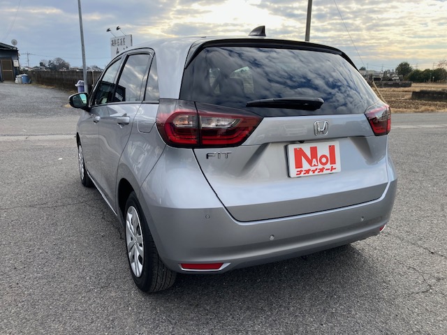ホンダ　フィット　1.3 BASIC　レンタアップ1枚目