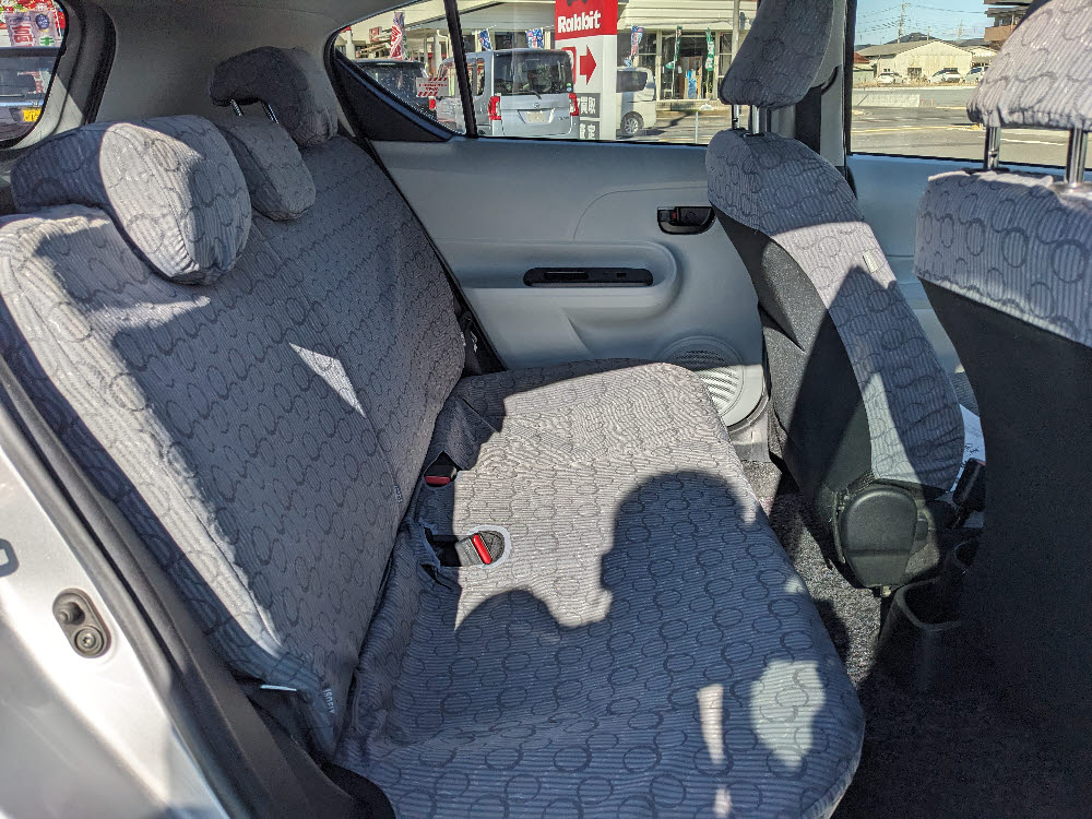 トヨタ　アクア　S13枚目