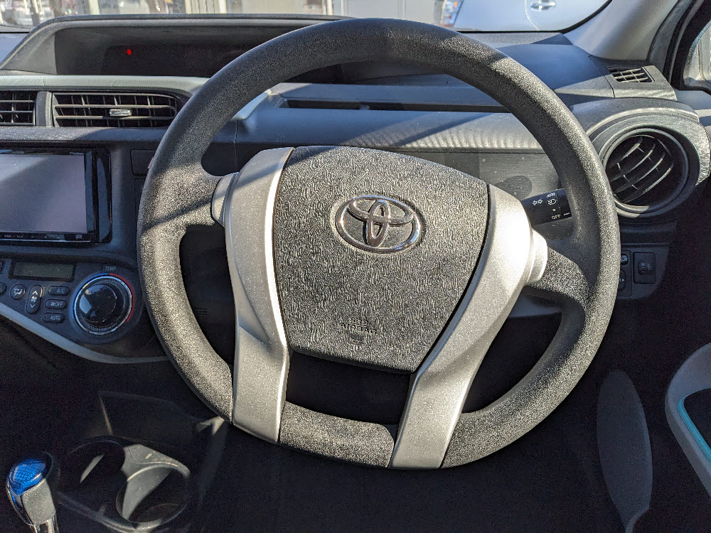 トヨタ　アクア　S15枚目