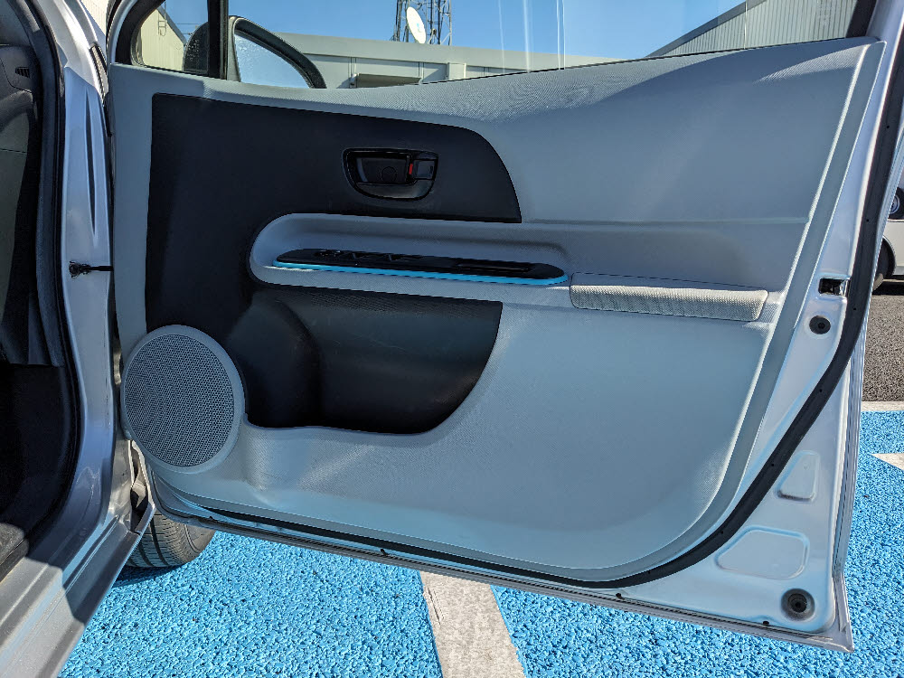 トヨタ　アクア　S16枚目