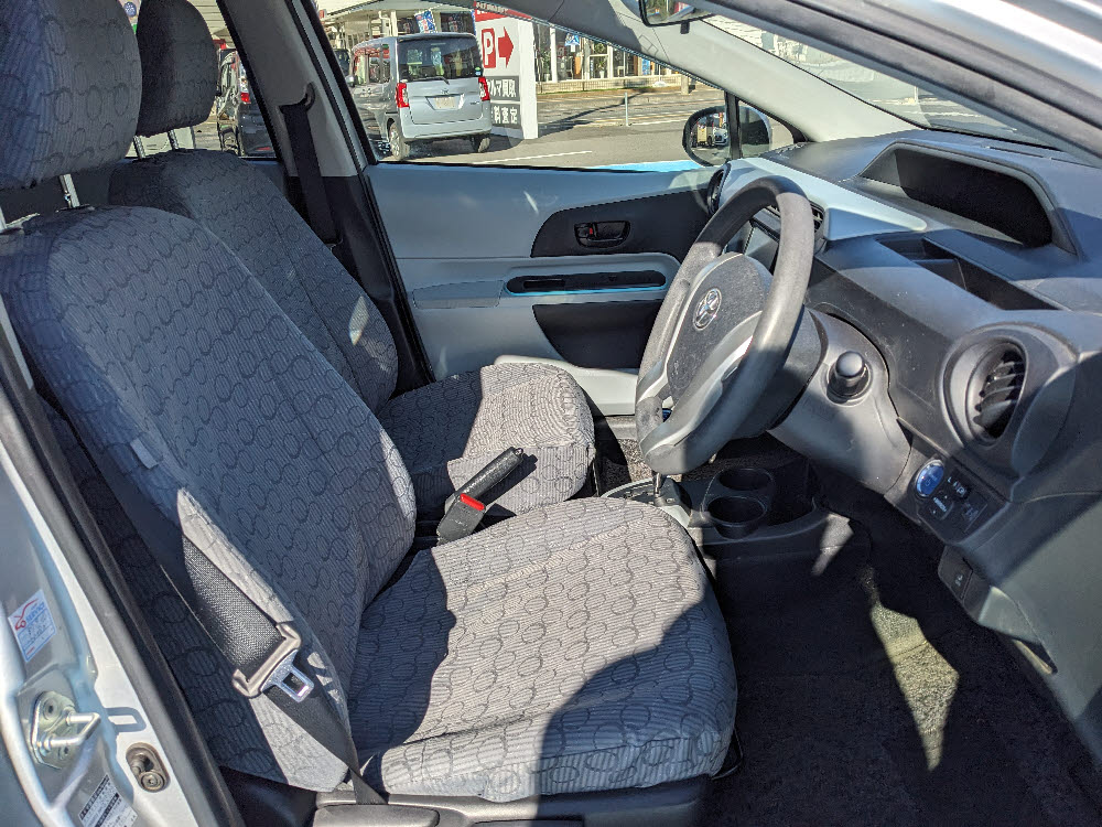 トヨタ　アクア　S17枚目