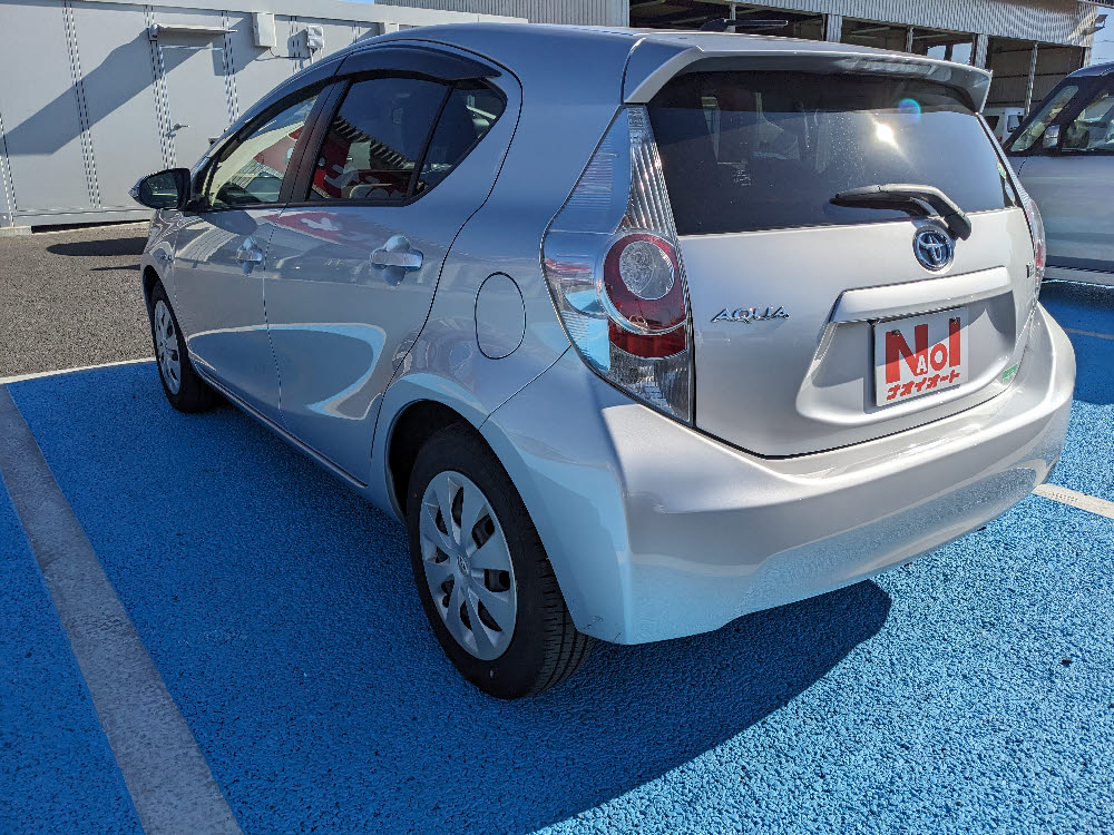 トヨタ　アクア　S5枚目