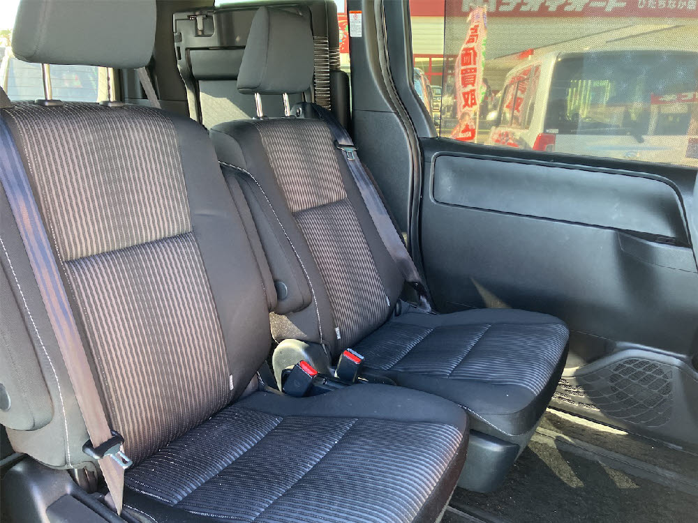 トヨタ　ヴォクシー  ZSキラメキ213枚目