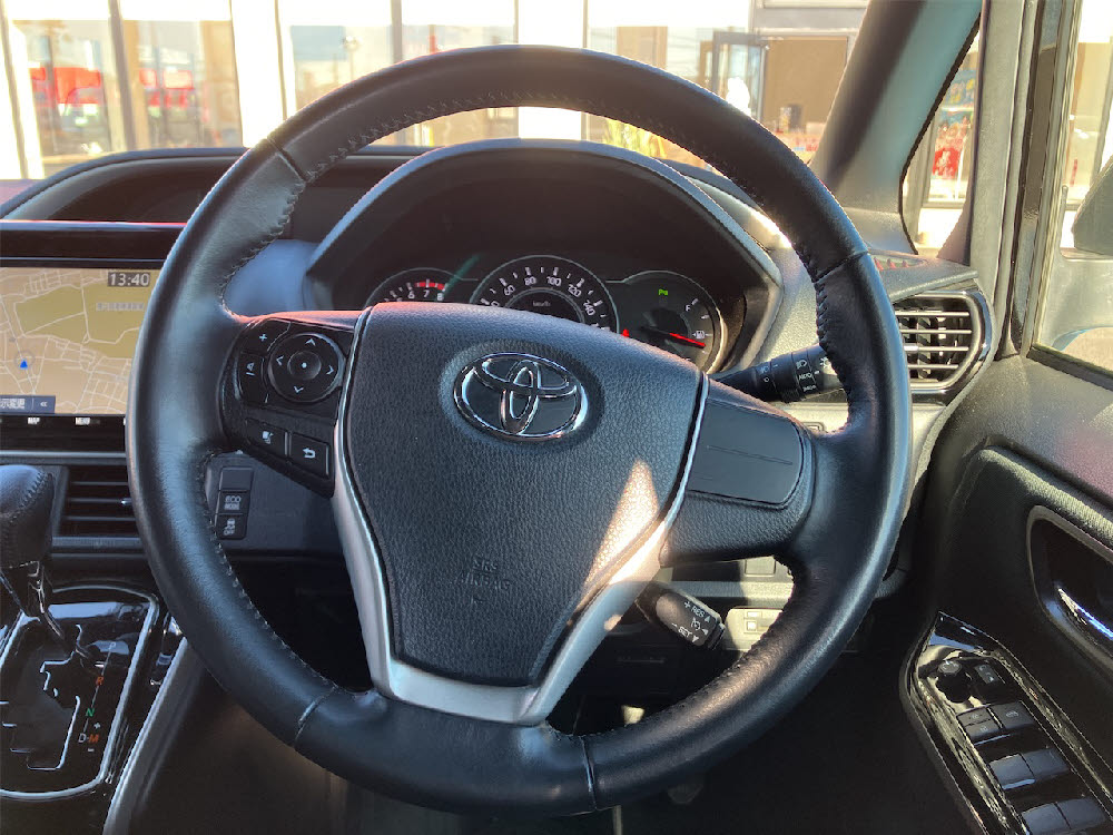 トヨタ　ヴォクシー  ZSキラメキ215枚目