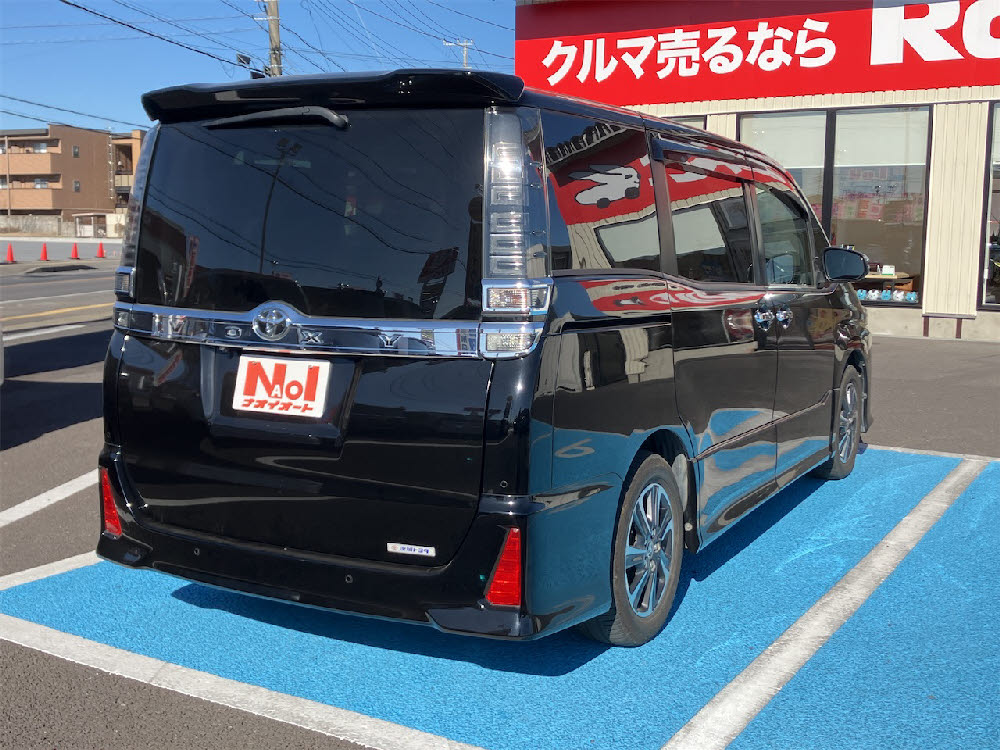 トヨタ　ヴォクシー  ZSキラメキ26枚目