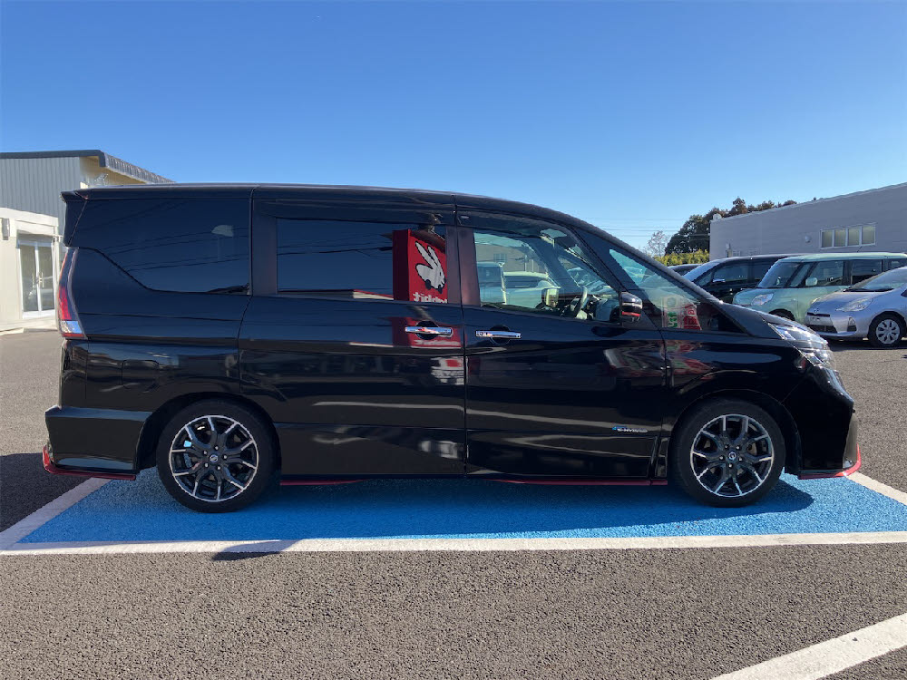 ニッサン　セレナ　ニスモ3枚目