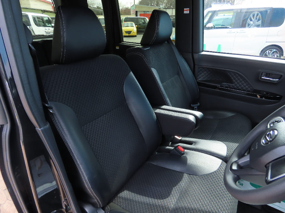 ダイハツ　タントカスタム　X　9枚目