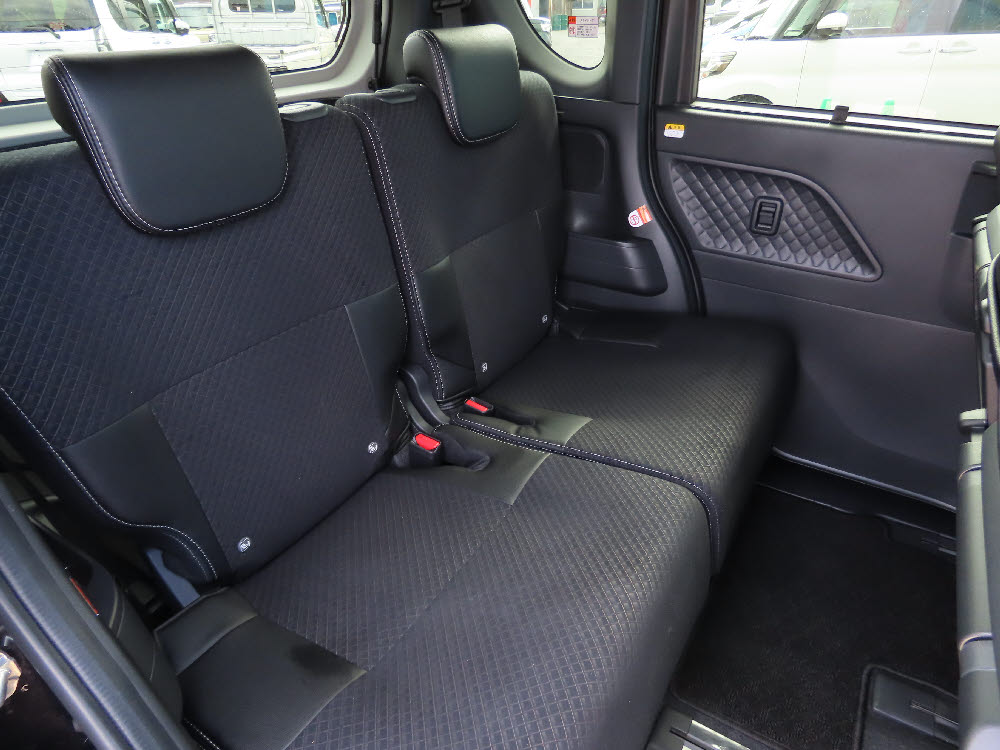 ダイハツ　タントカスタム　X　10枚目